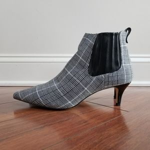 NWOT New NY&CO Plaid booties with pointed toes and 2" heel